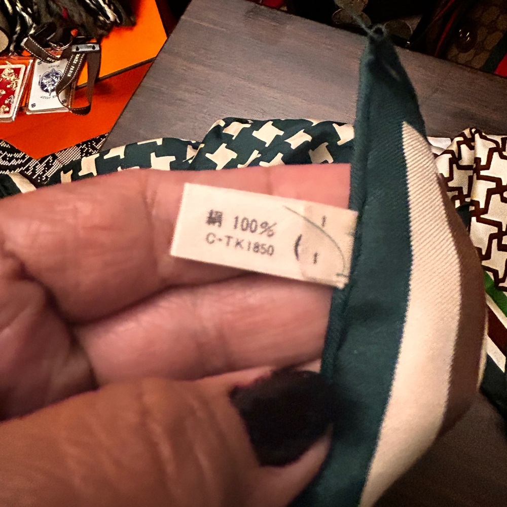 Pierre Balmain Camellia Silk Scarf - Picture 4 of 4